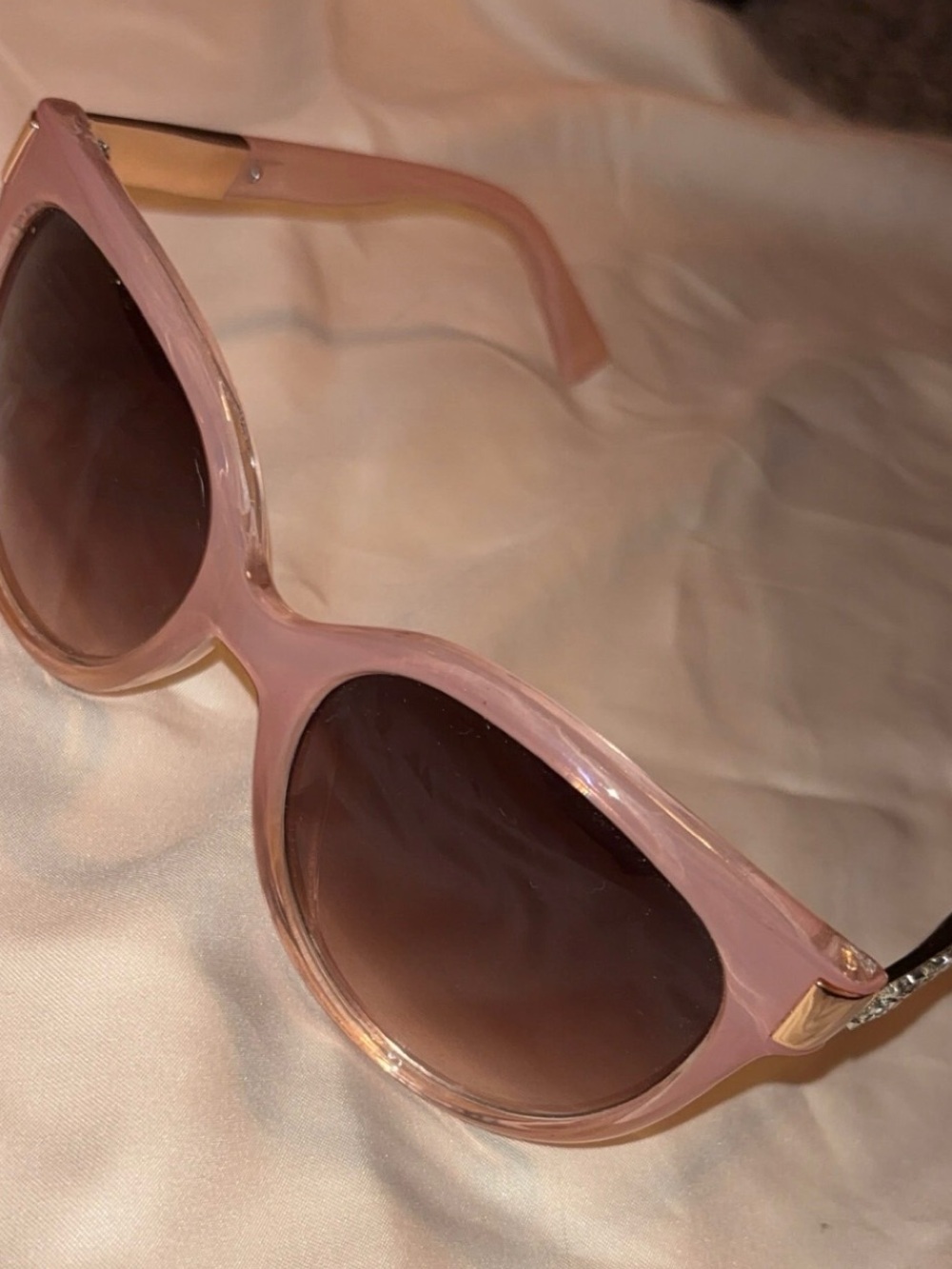 Pink Women's Fashion Sunglasses - Stylish UV Shades